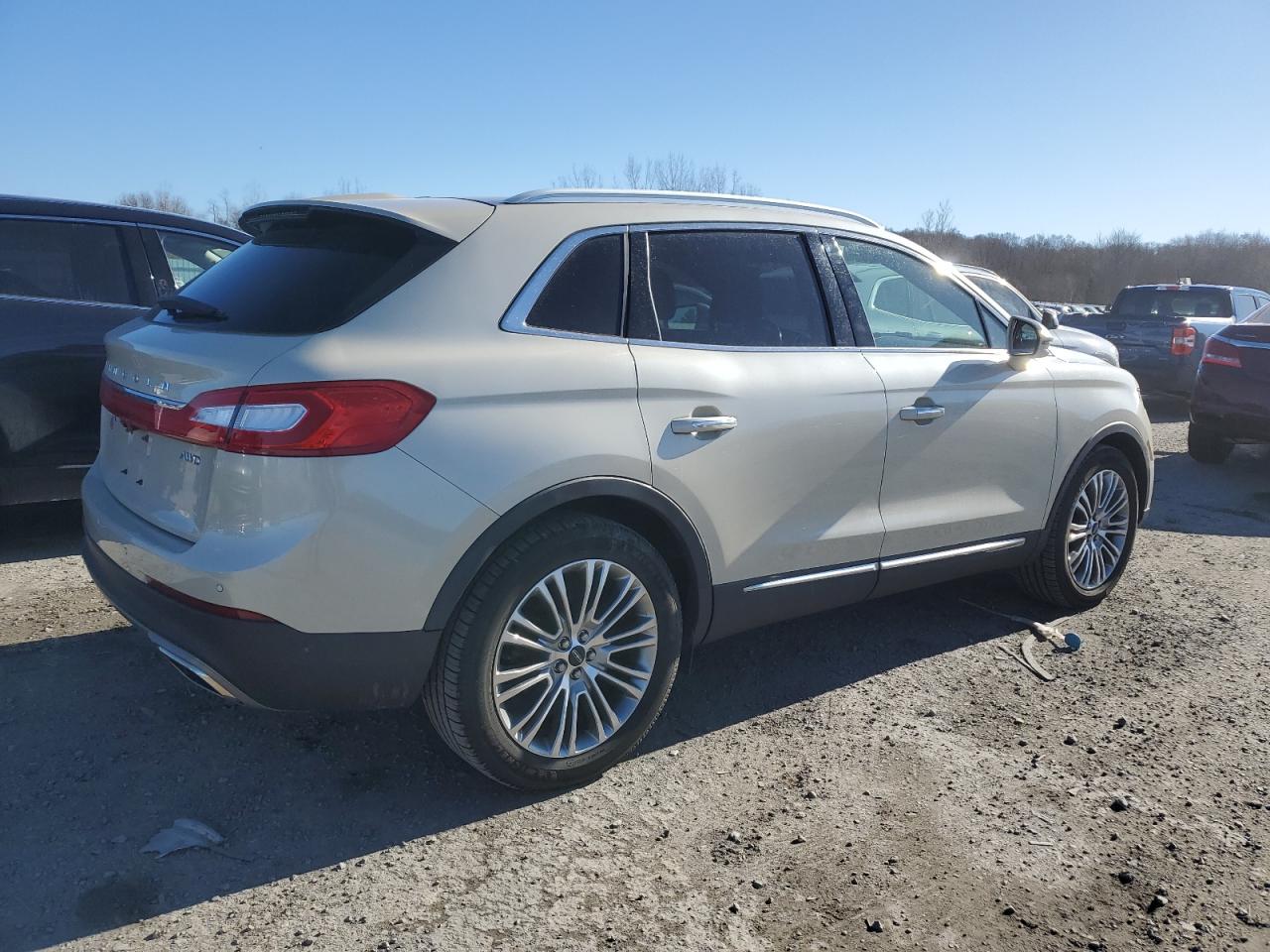 2018 Lincoln MKX - Image 3