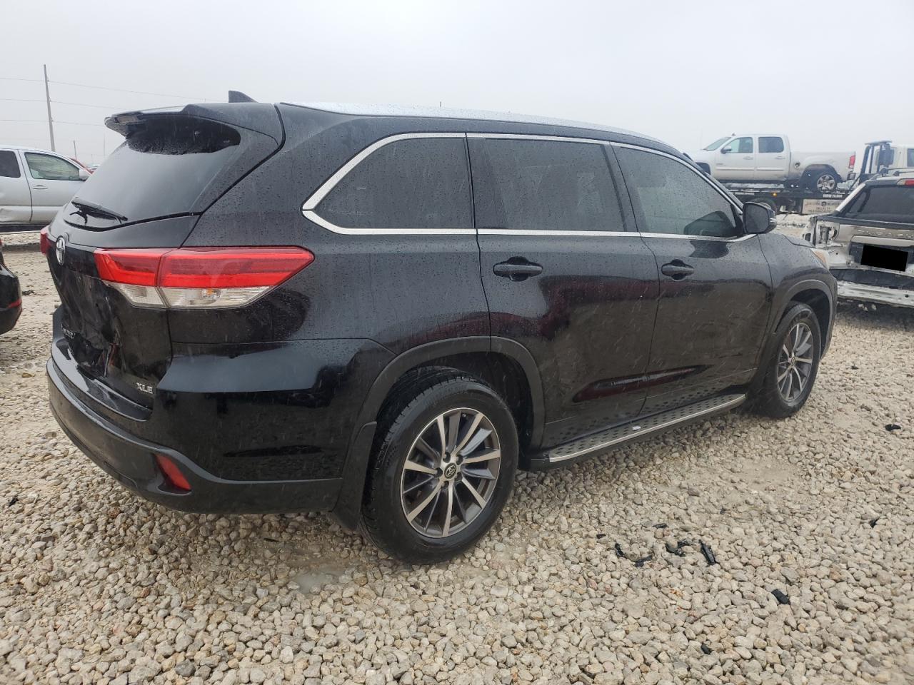 2019 Toyota Highlander - Image 3