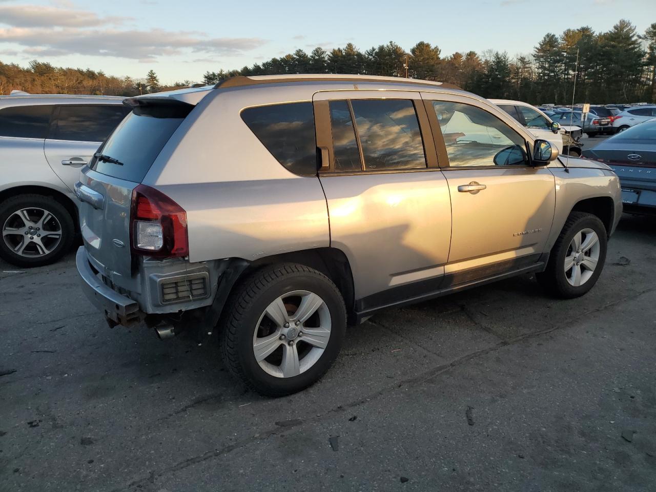 VIN 1C4NJDEB7GD729412 2016 JEEP COMPASS no.3