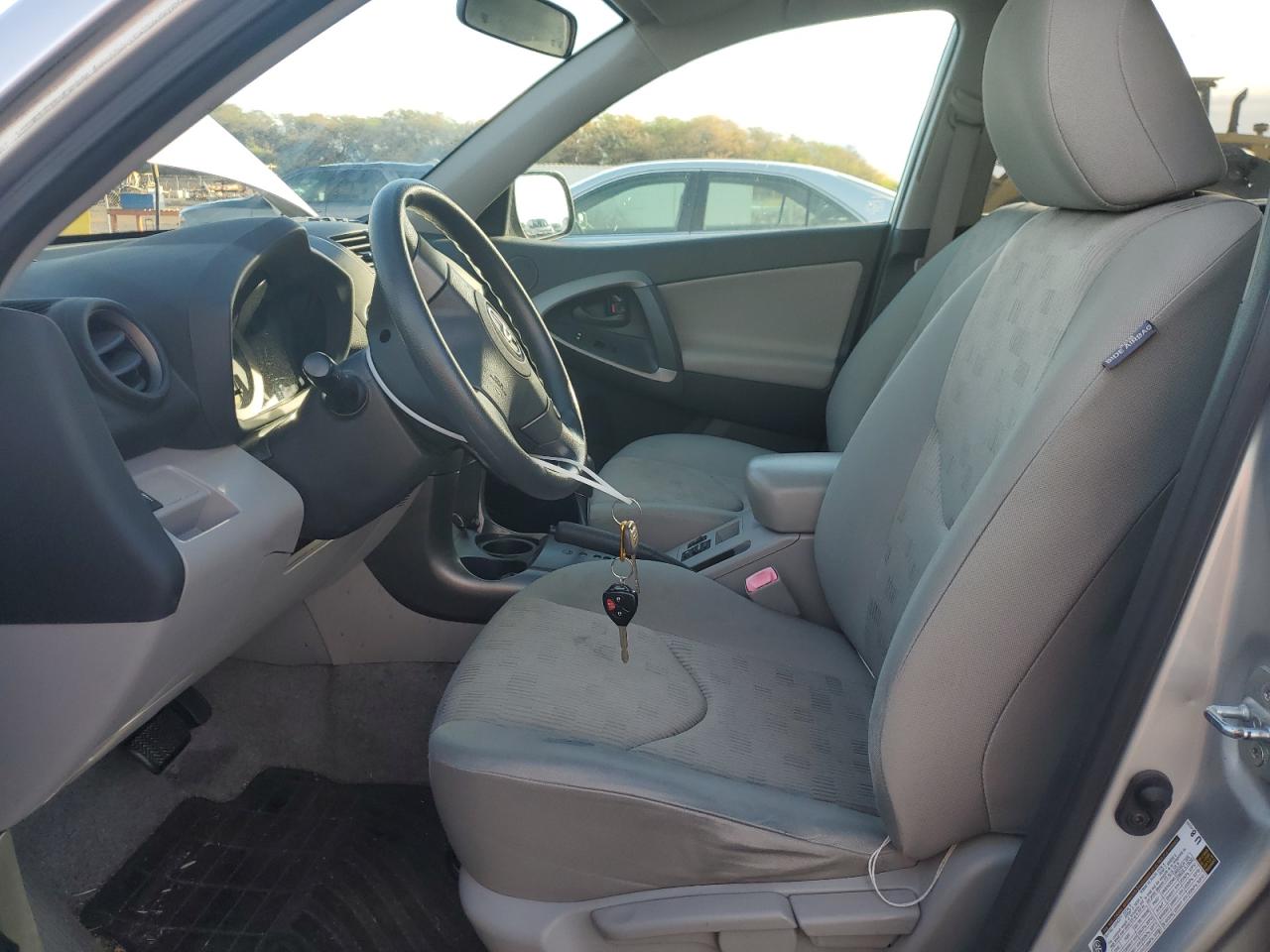 2010 Toyota RAV 4 - Image 7