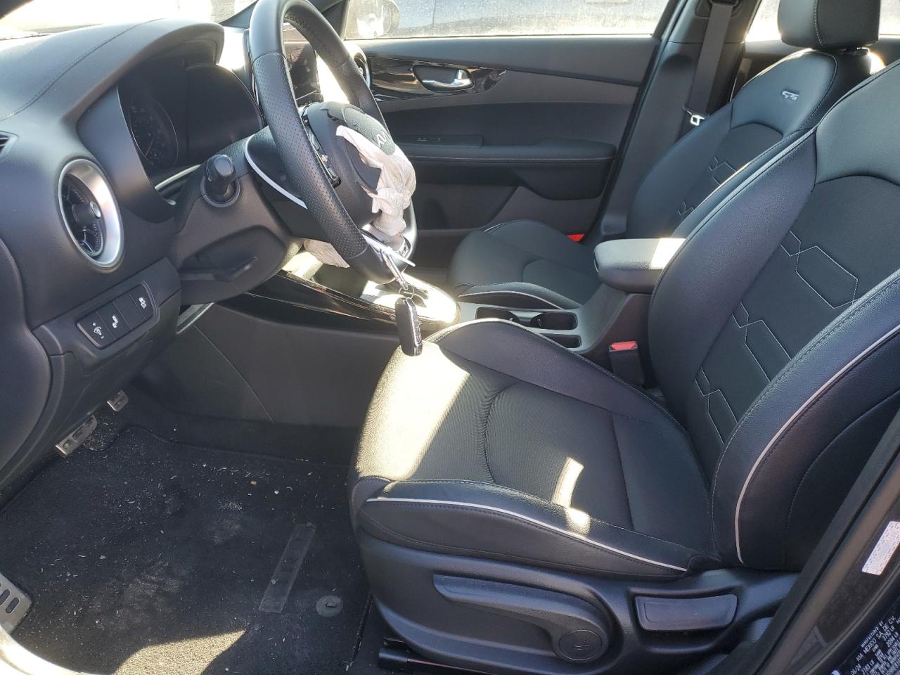 2024 Kia Forte - Image 7