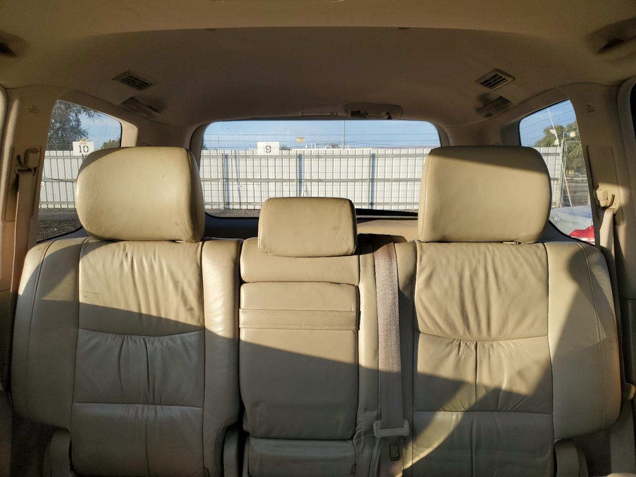 2004 Lexus GX - Image 10