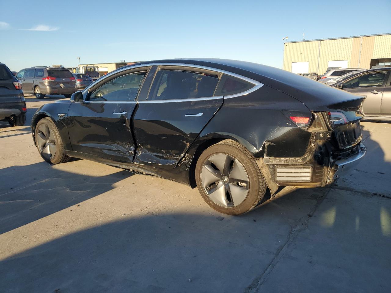 5YJ3E1EA1KF361845 TESLA MODEL 3 2019
