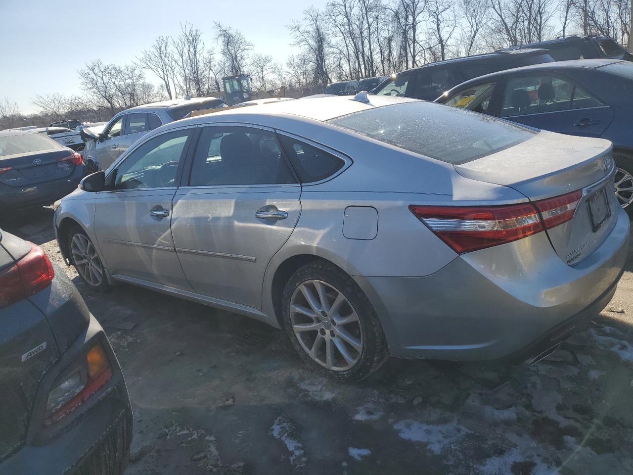 2014 Toyota Avalon - Image 2