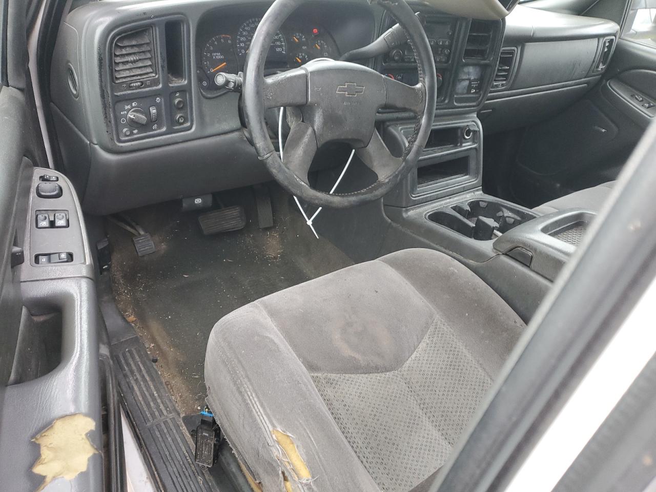 2006 Chevrolet Silverado - Image 8