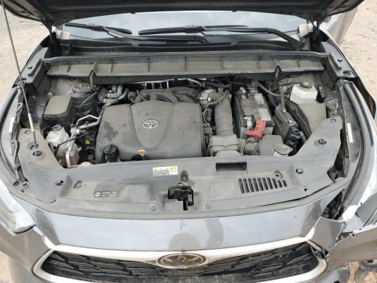 2020 Toyota Highlander - Image 12