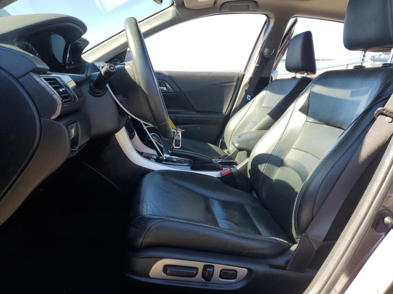 2017 Honda Accord - Image 13