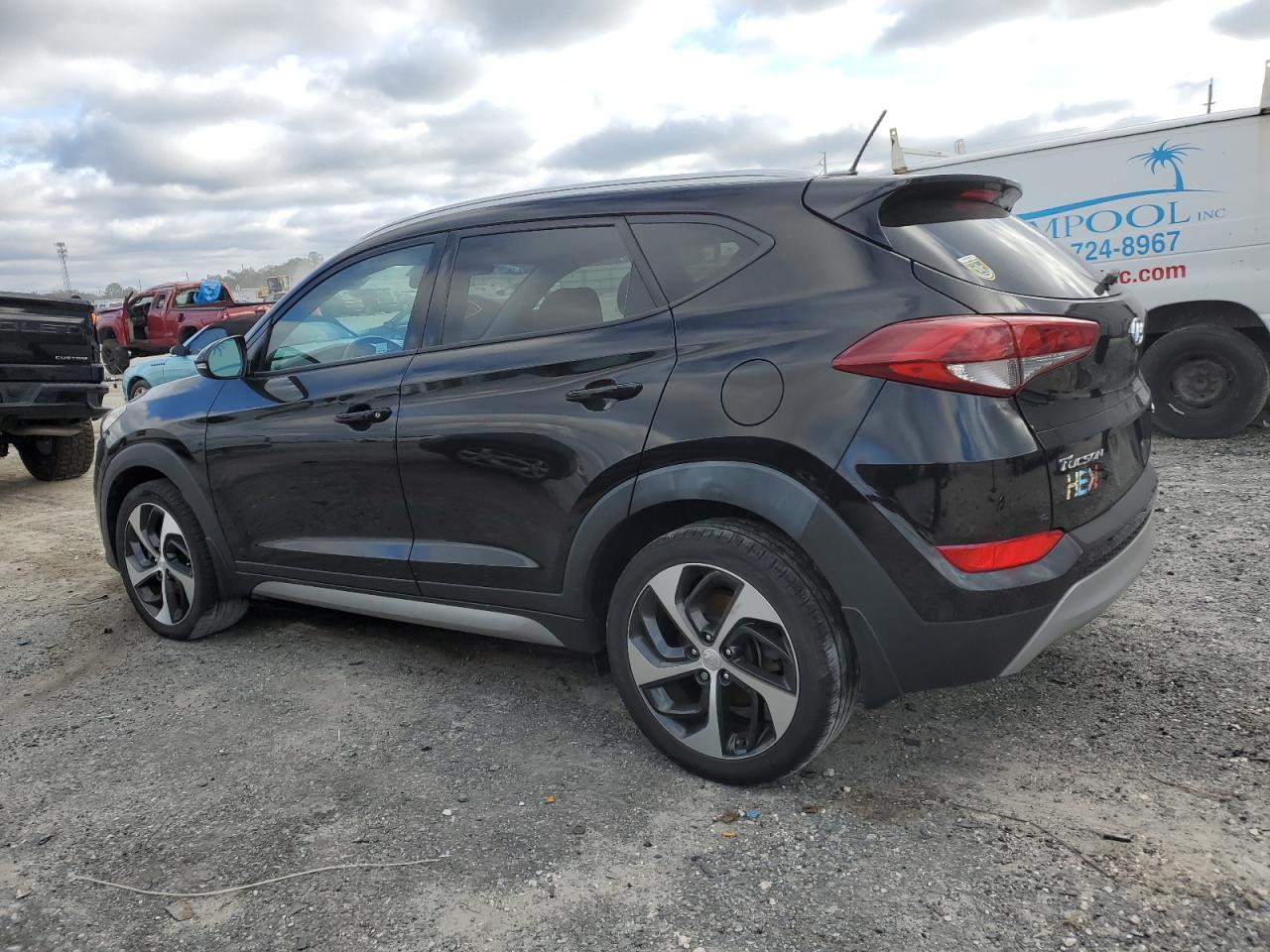 2017 Hyundai Tucson - Image 2