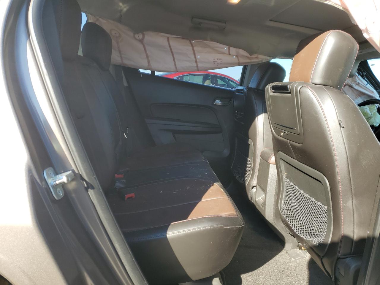 2010 GMC Terrain - Image 11