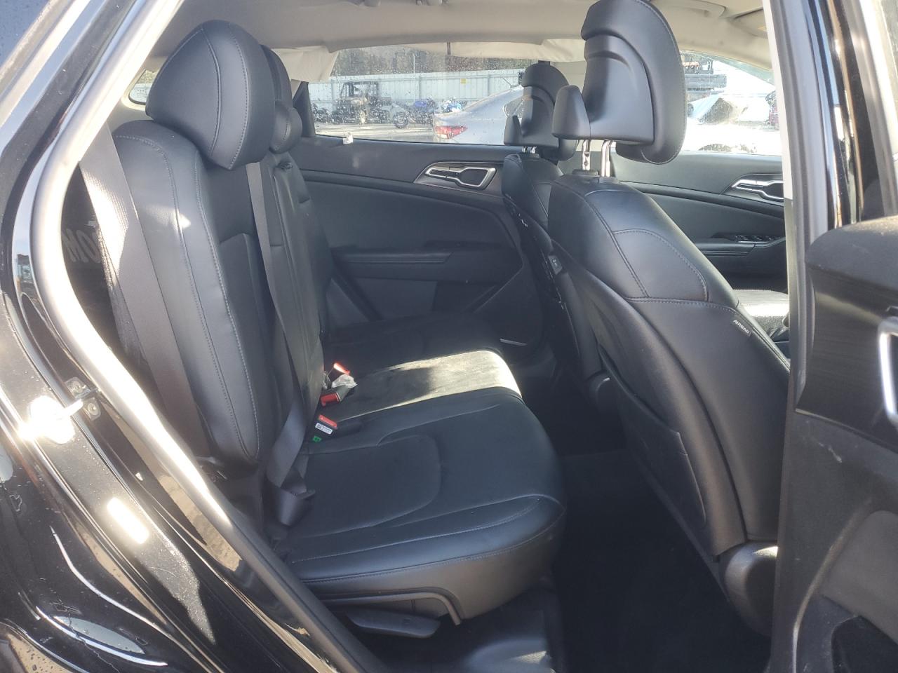 2023 Kia Sportage - Image 11