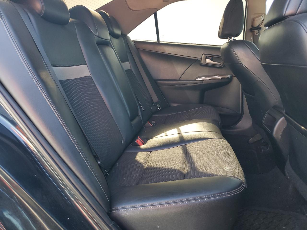 2014 Toyota Camry - Image 10