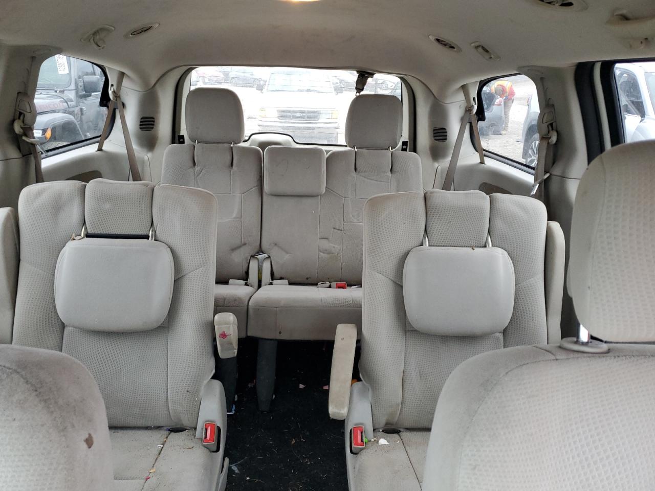 2013 Dodge Caravan - Image 10