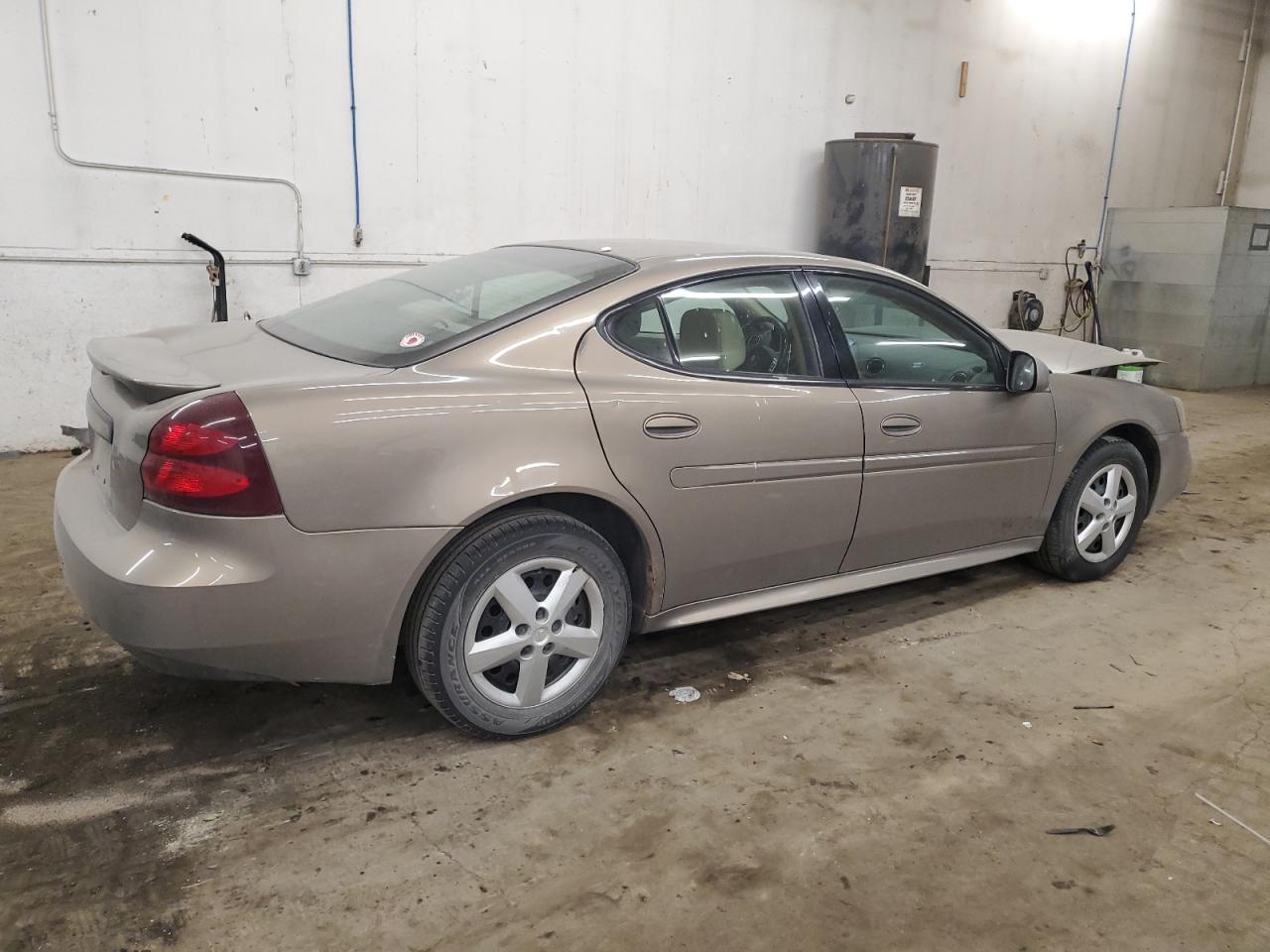 2007 Pontiac Grand Prix - Image 3