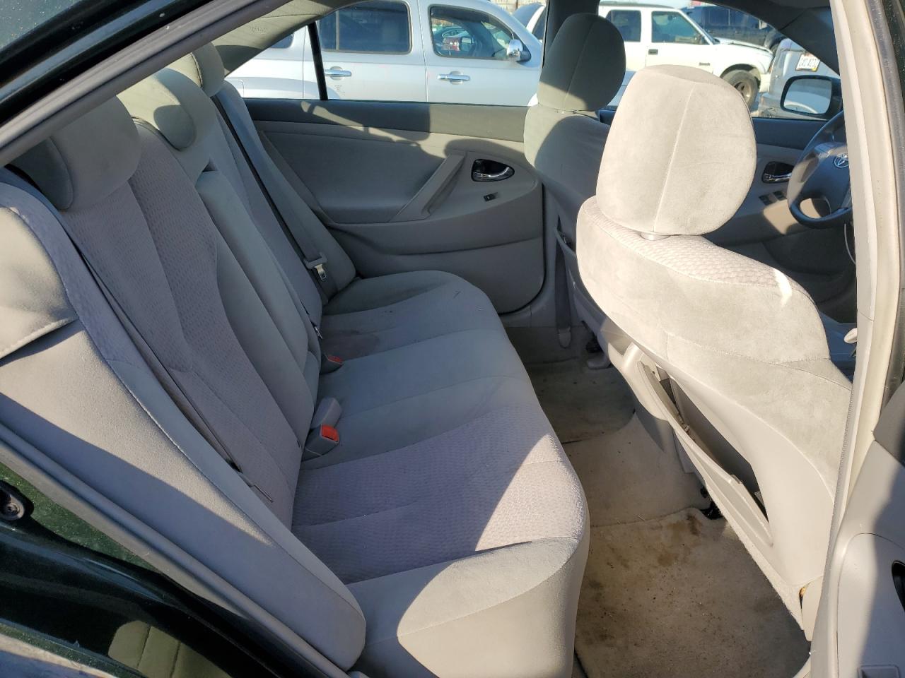 2010 Toyota Camry - Image 10