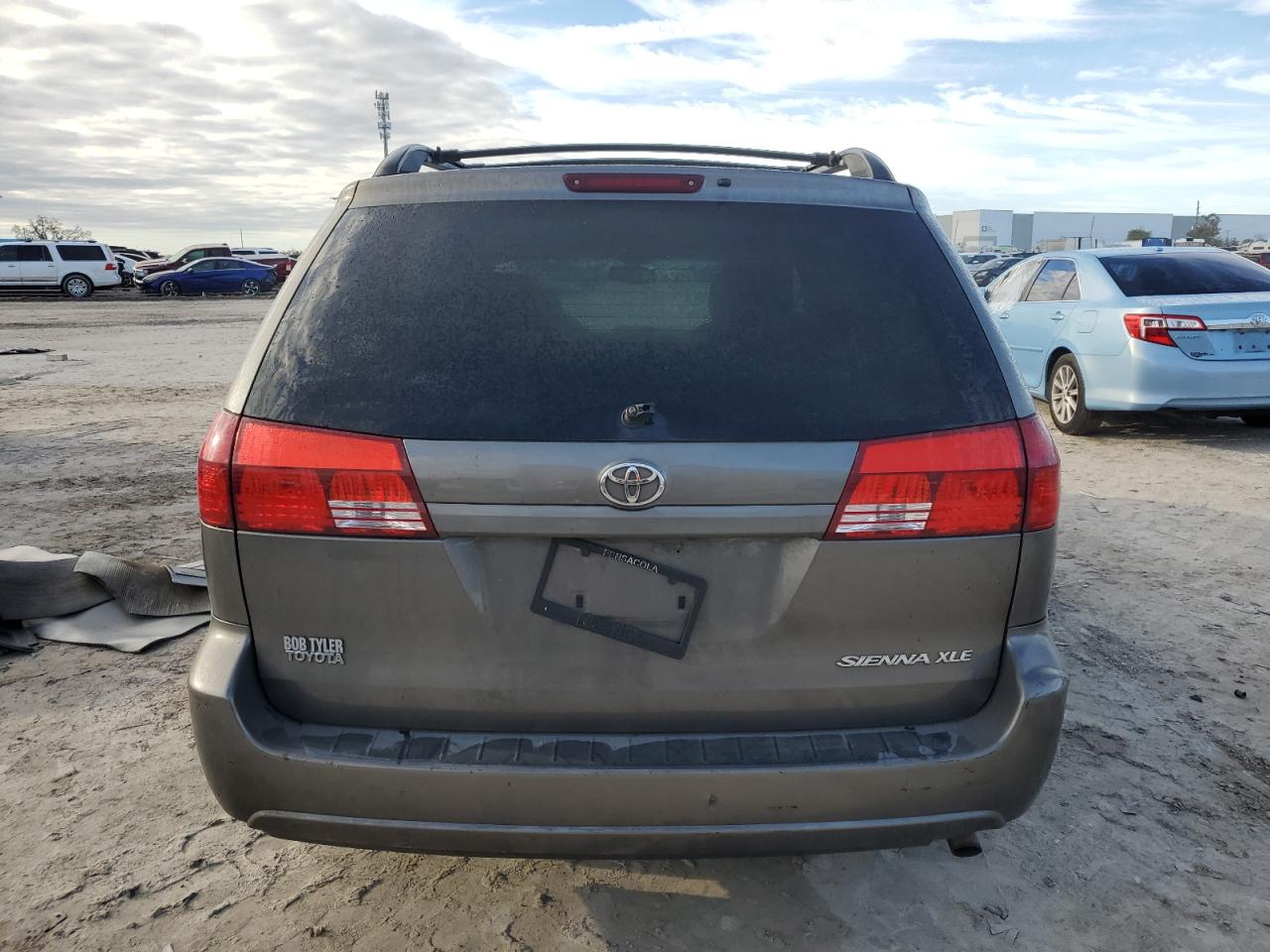 2004 Toyota Sienna - Image 6