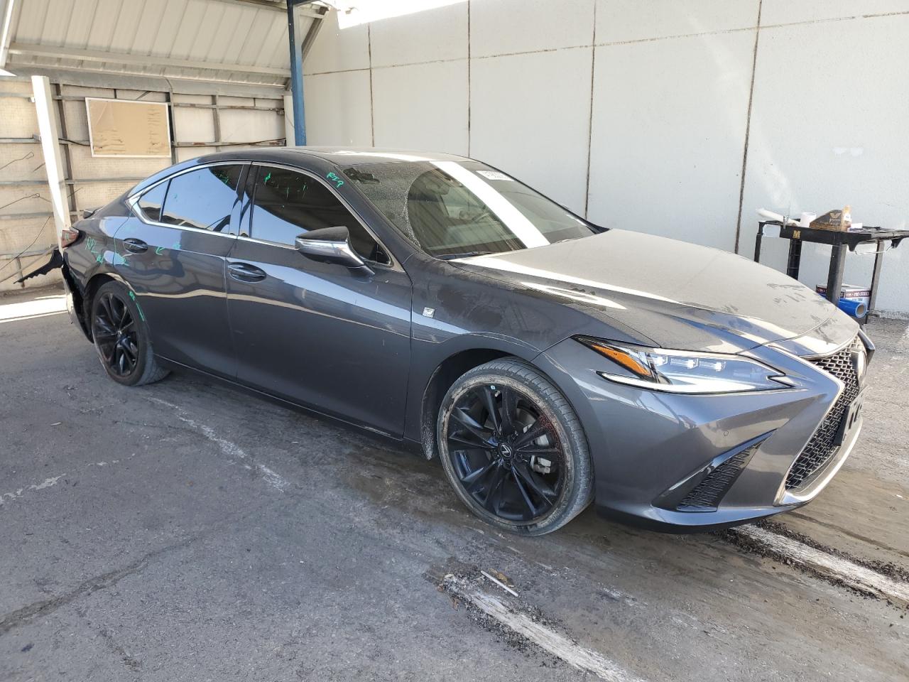 2023 Lexus ES - Image 4