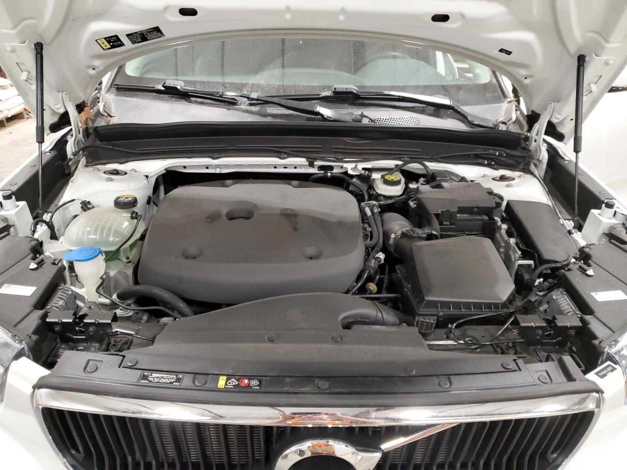 2020 Volvo XC40 - Image 12