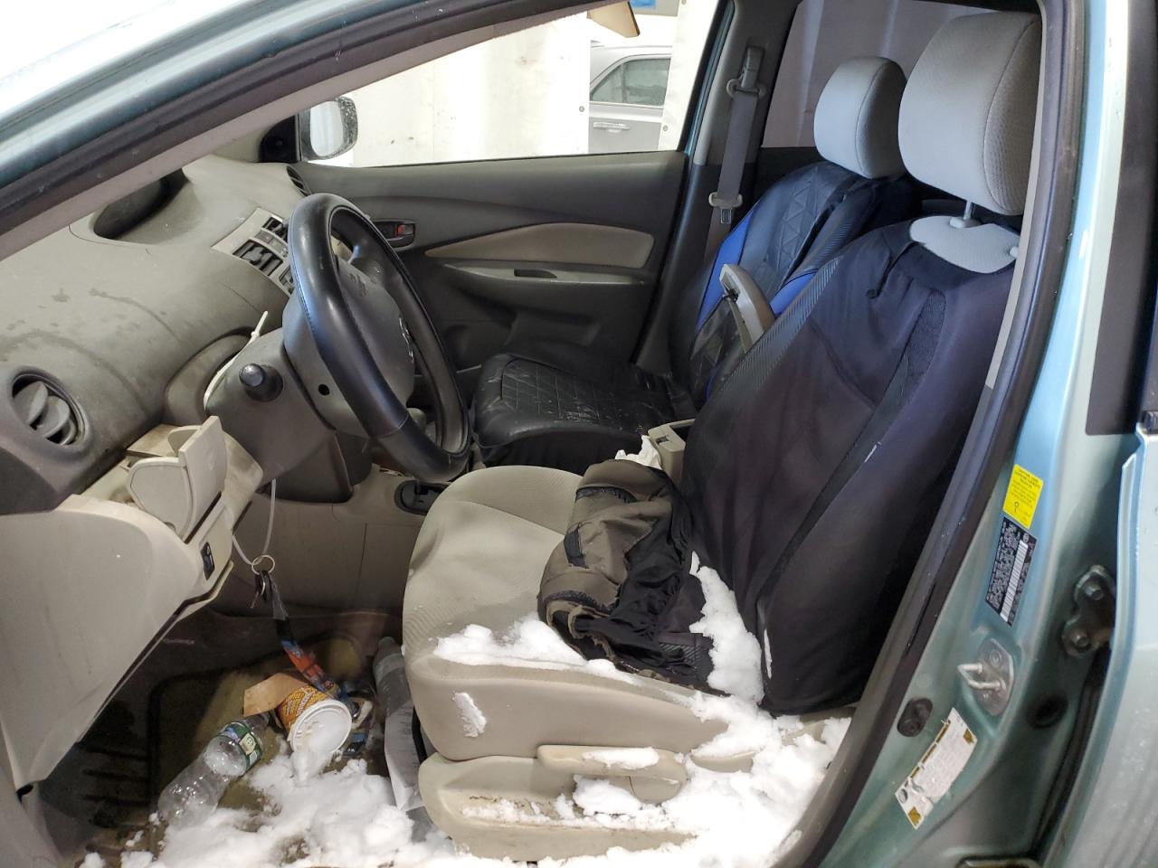 2010 Toyota Yaris - Image 7