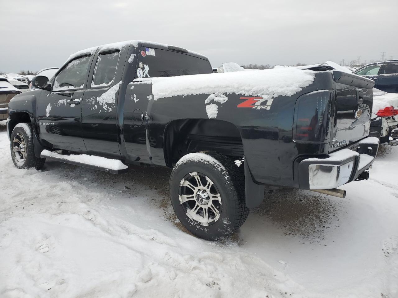 2011 Chevrolet Silverado - Image 2