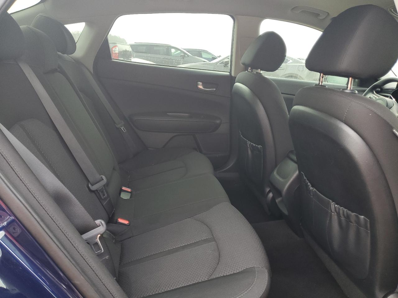 2017 Kia Optima - Image 10