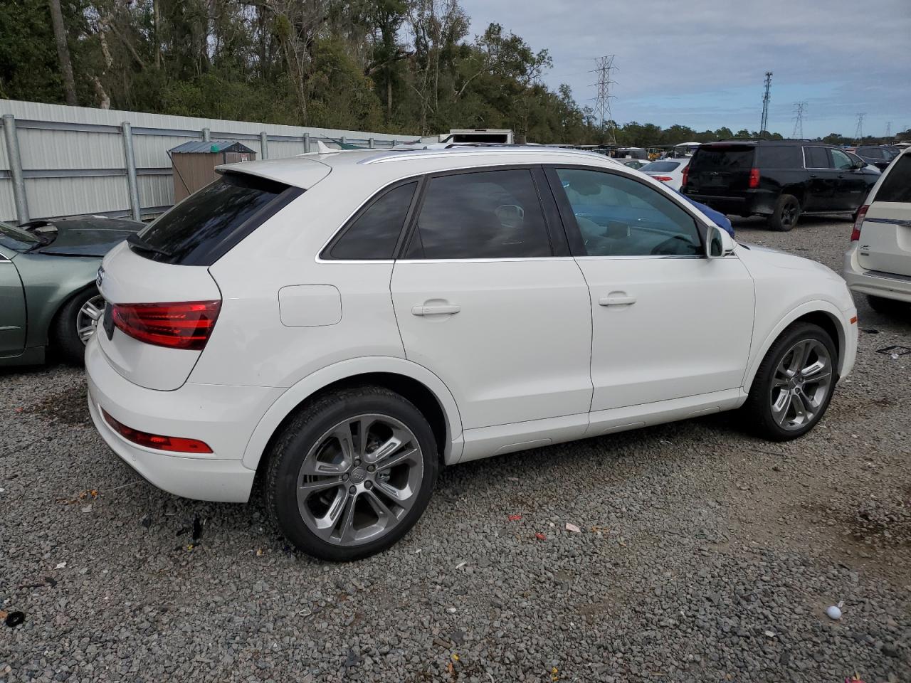 VIN WA1BFCFSXFR004296 2015 AUDI Q3 no.3