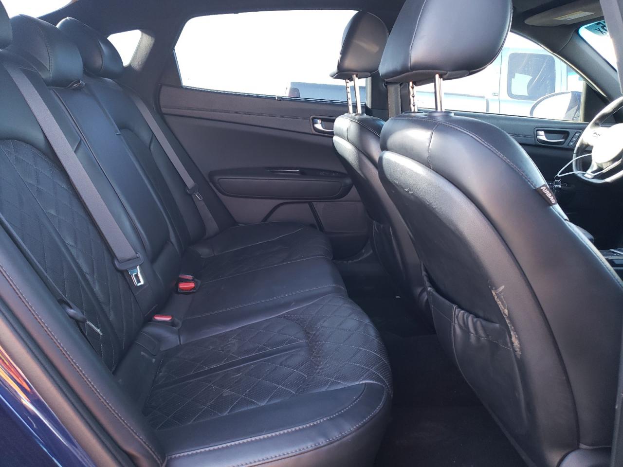2017 Kia Optima - Image 10