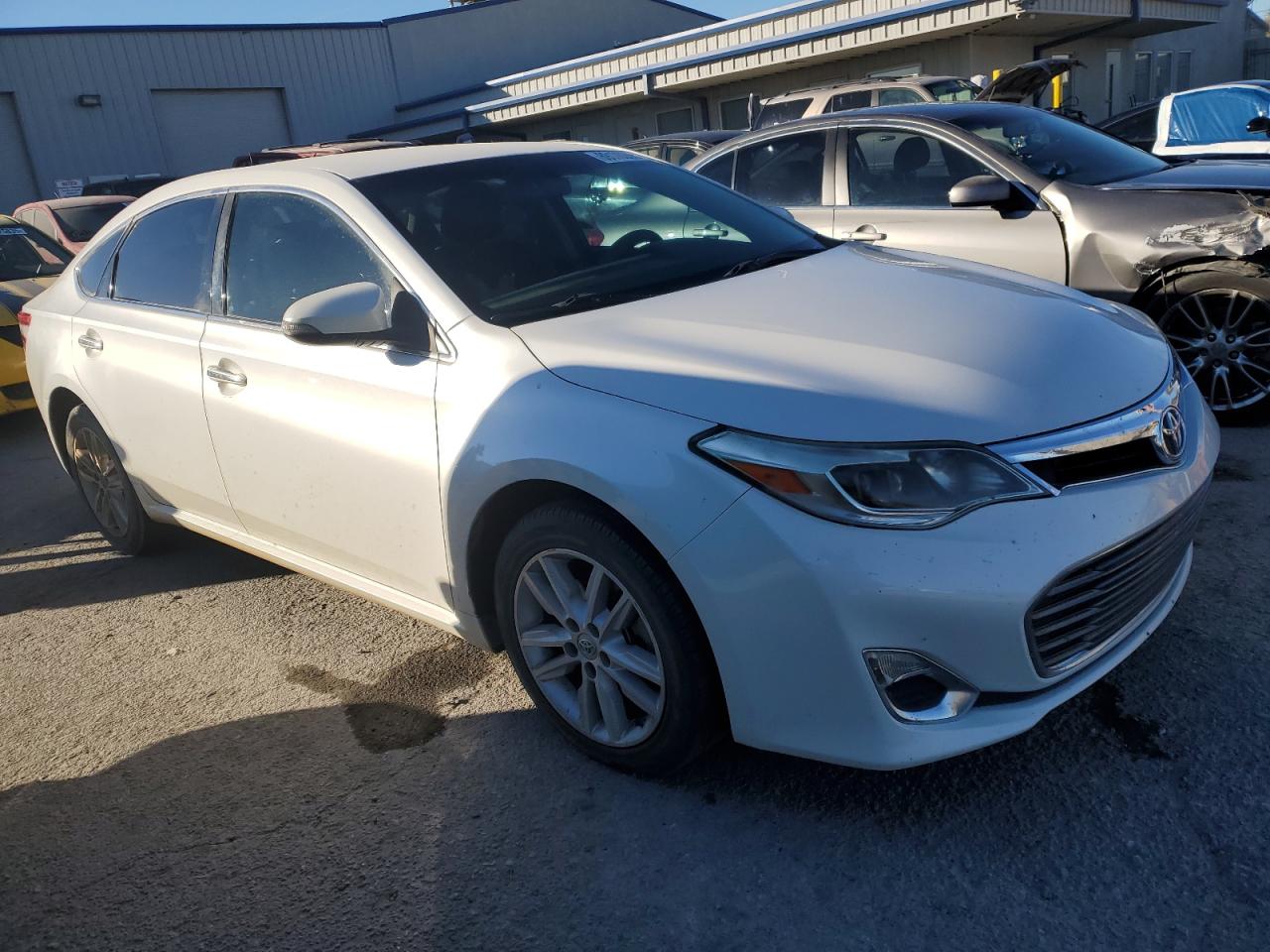 2015 Toyota Avalon - Image 4