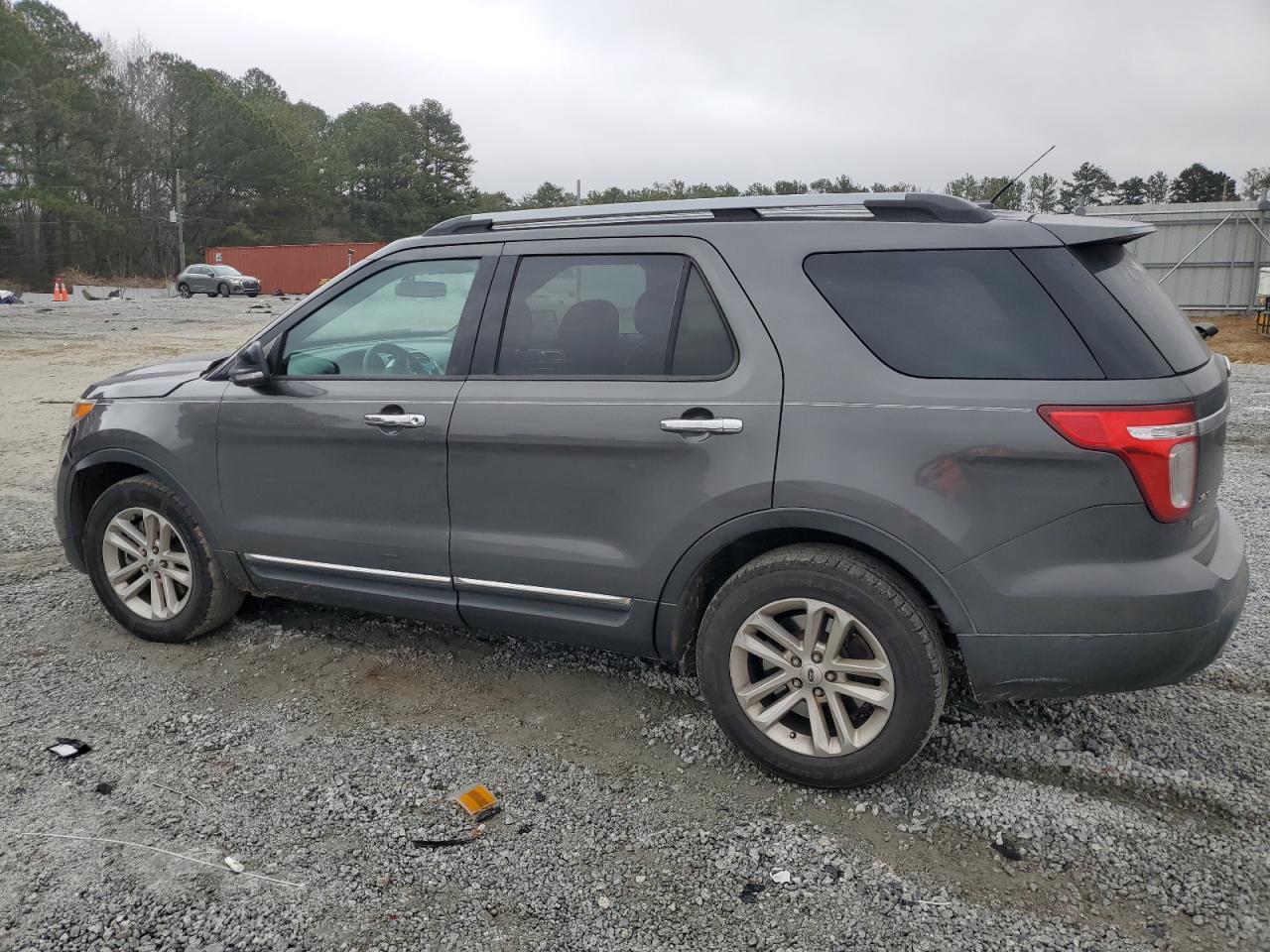 2015 Ford Explorer - Image 2