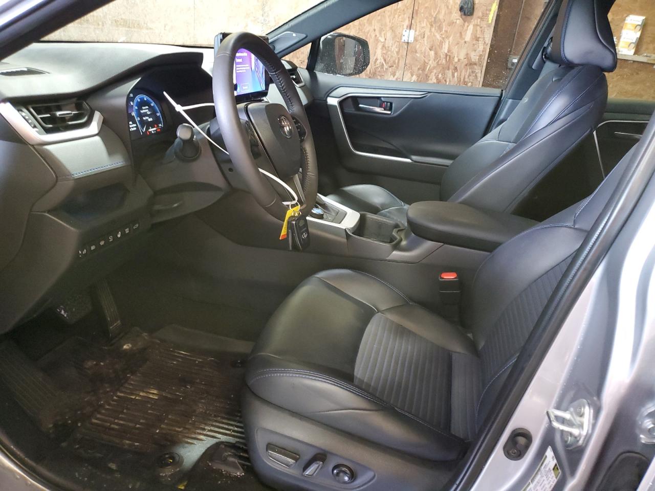 2023 Toyota RAV 4 - Image 7