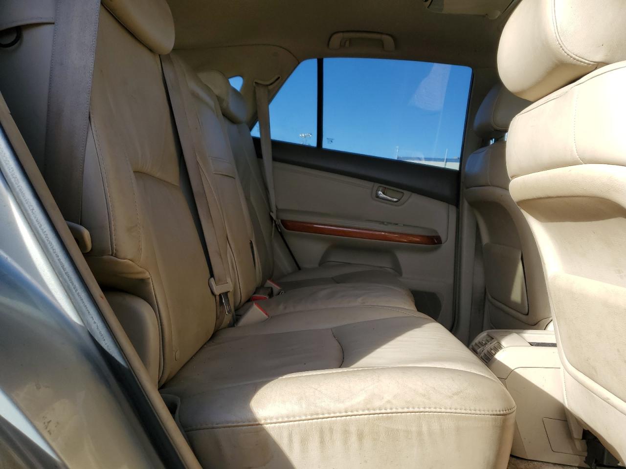2005 Lexus RX - Image 11