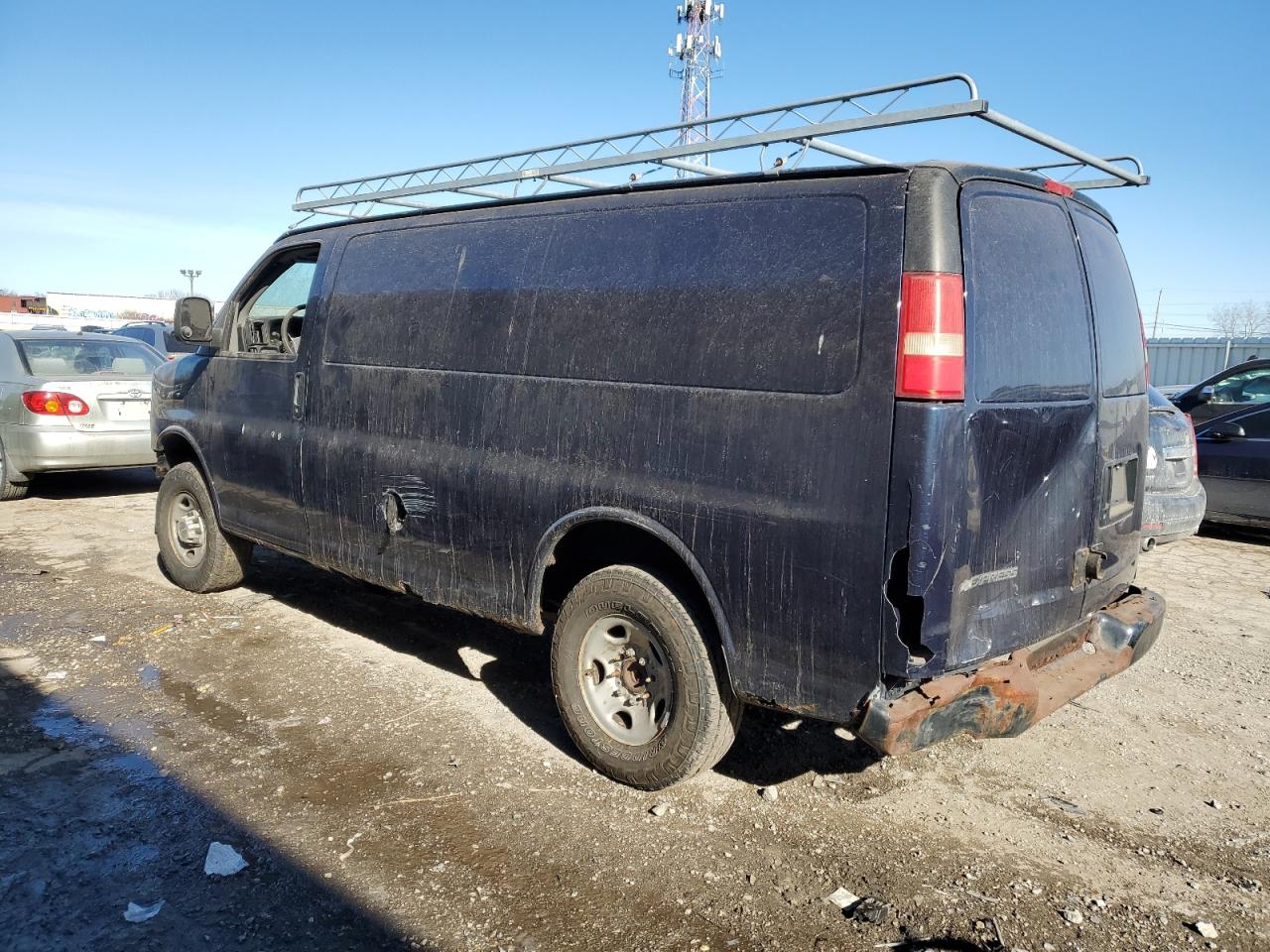 2007 Chevrolet Express - Image 2