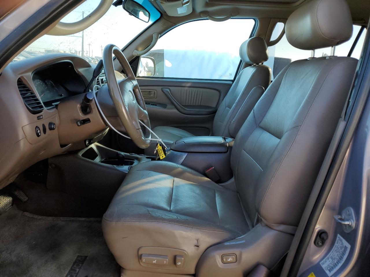 2001 Toyota Sequoia - Image 7