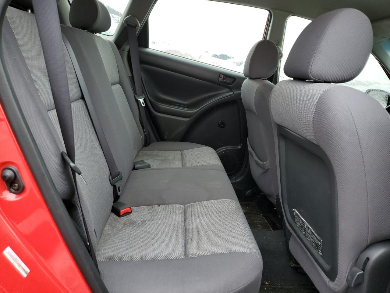 2004 Pontiac Vibe - Image 11