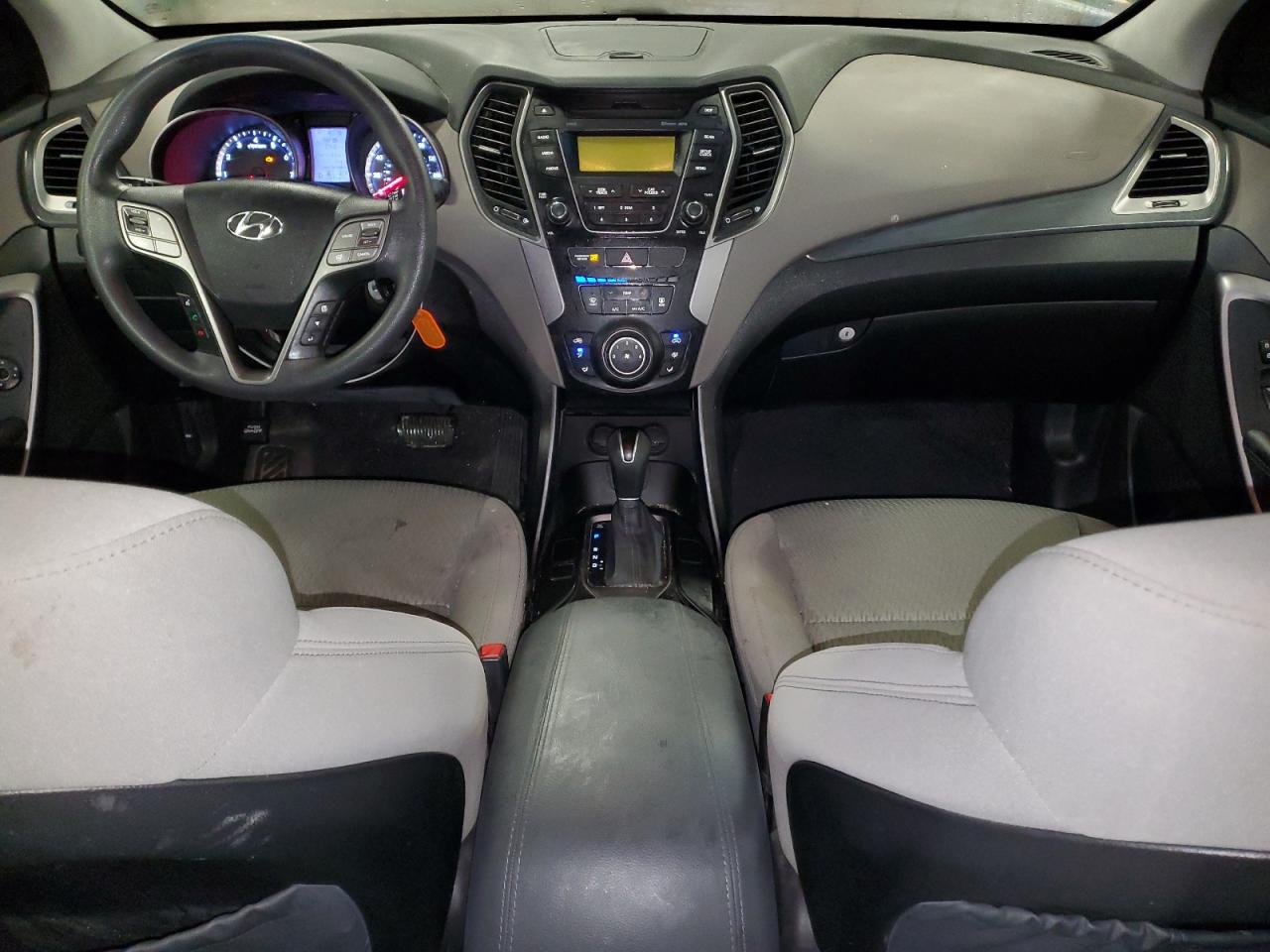 2015 Hyundai Santa Fe - Image 8