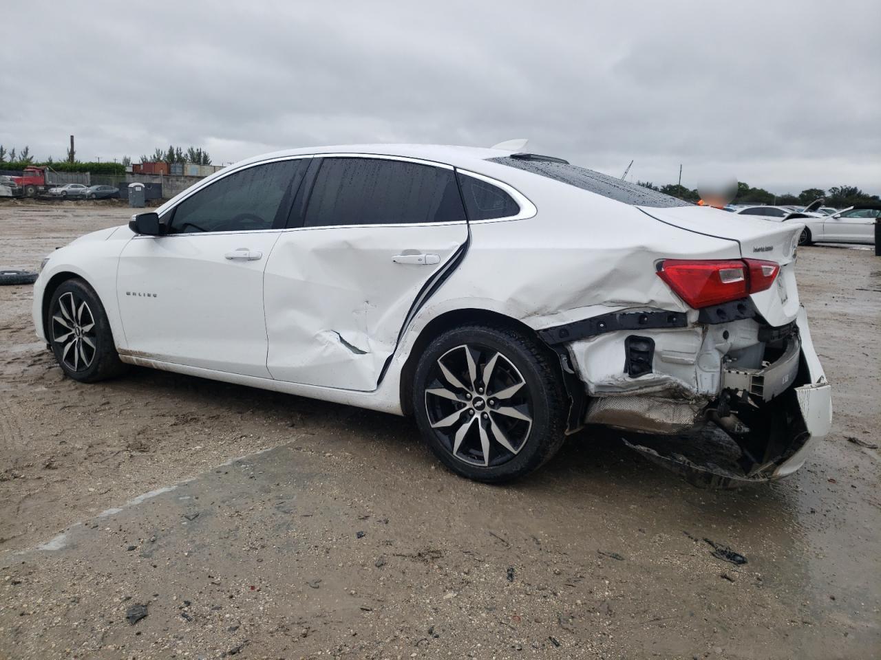 2018 Chevrolet Malibu - Image 2