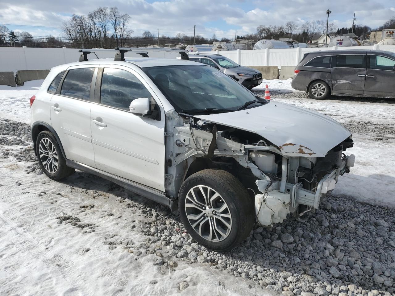 2016 Mitsubishi Outlander - Image 4