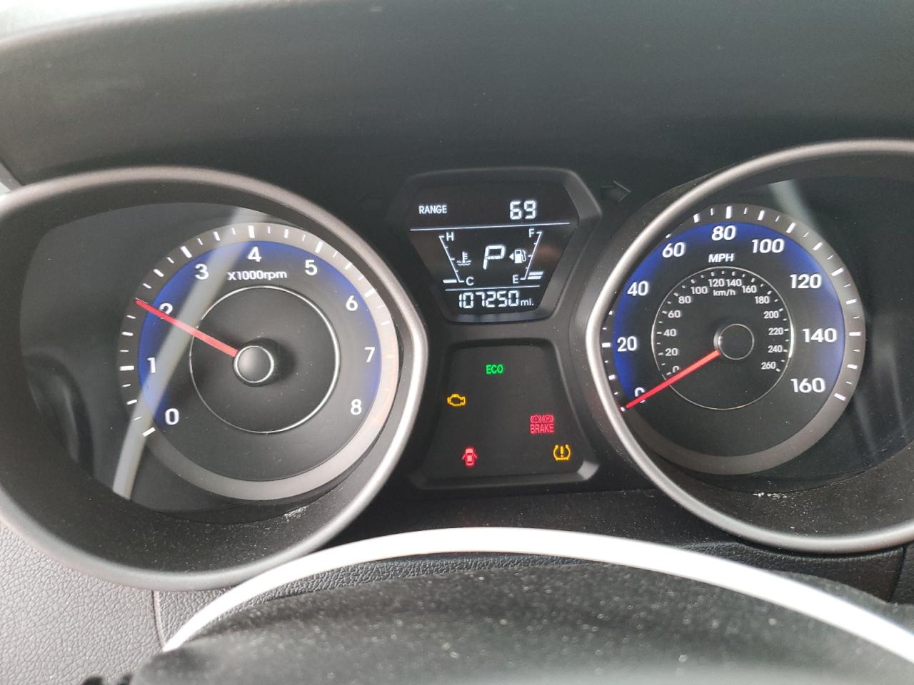 2015 Hyundai Elantra - Image 9