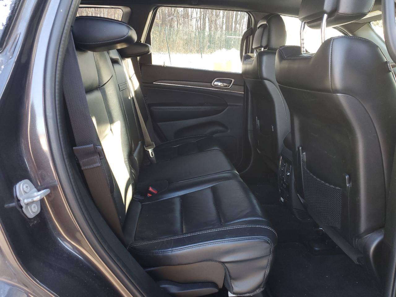 2017 Jeep Grand Cherokee - Image 11