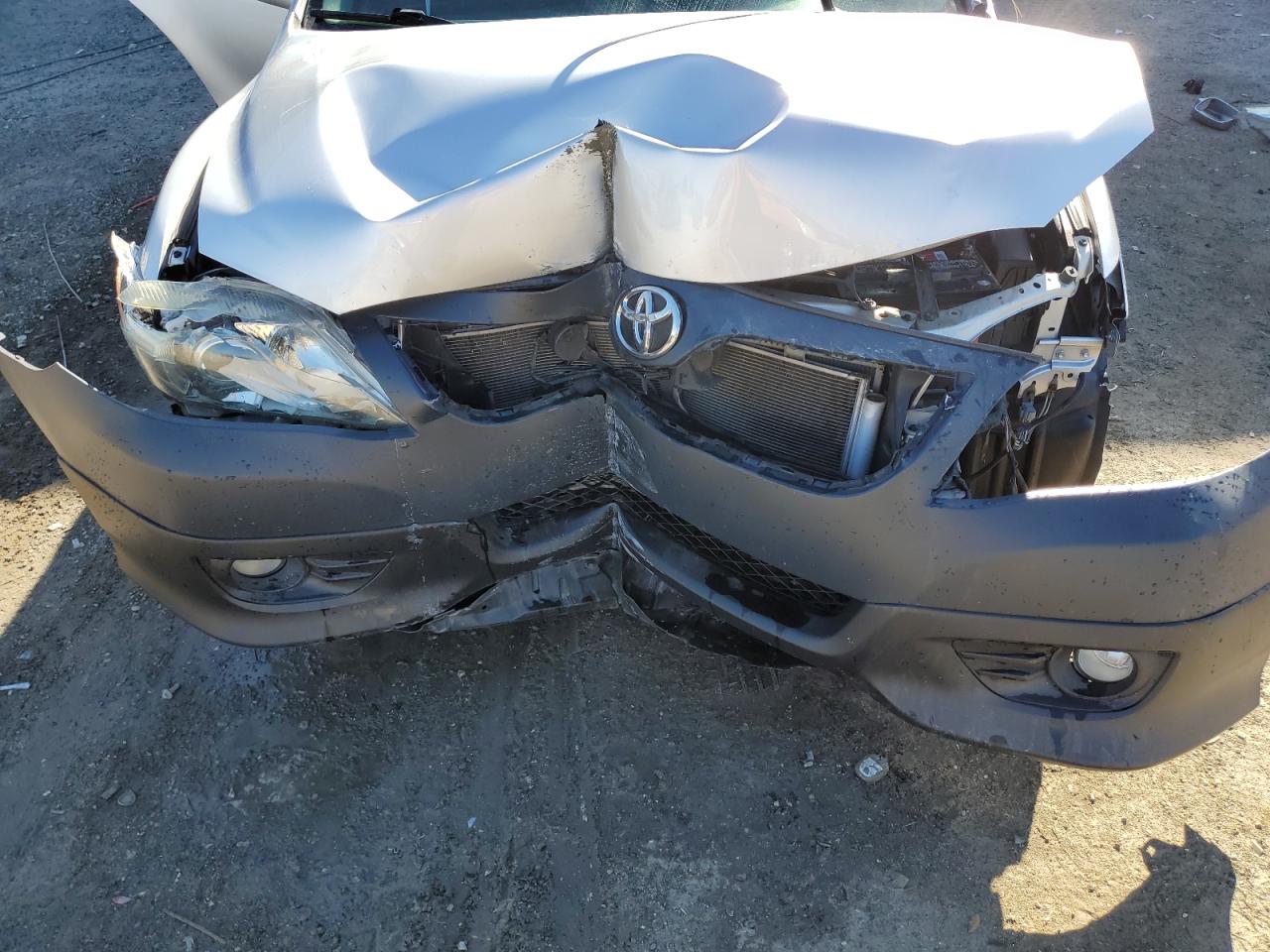 2011 Toyota Camry - Image 11