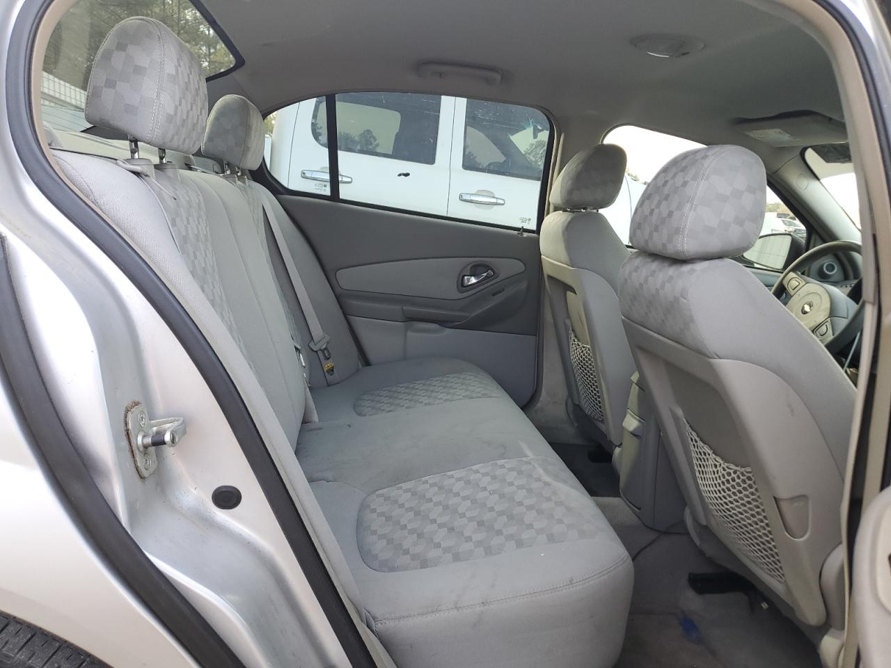 2004 Chevrolet Malibu - Image 10