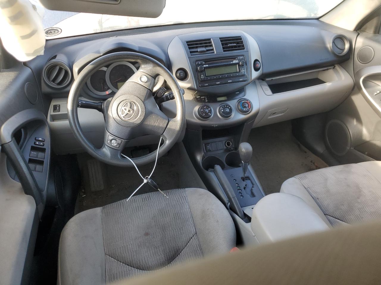 2012 Toyota RAV 4 - Image 8