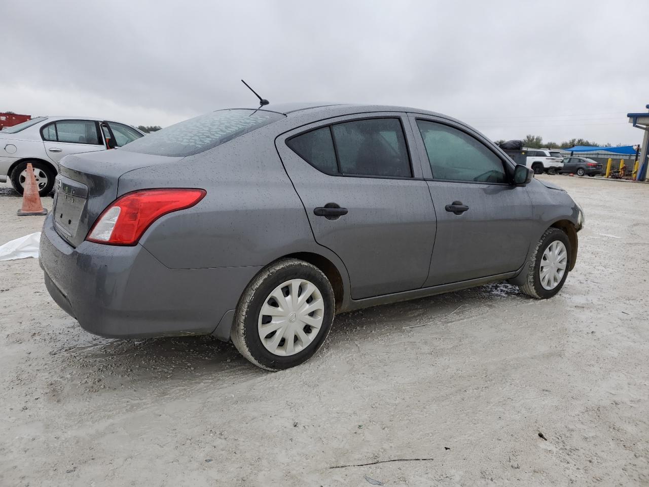 2018 Nissan Versa - Image 3