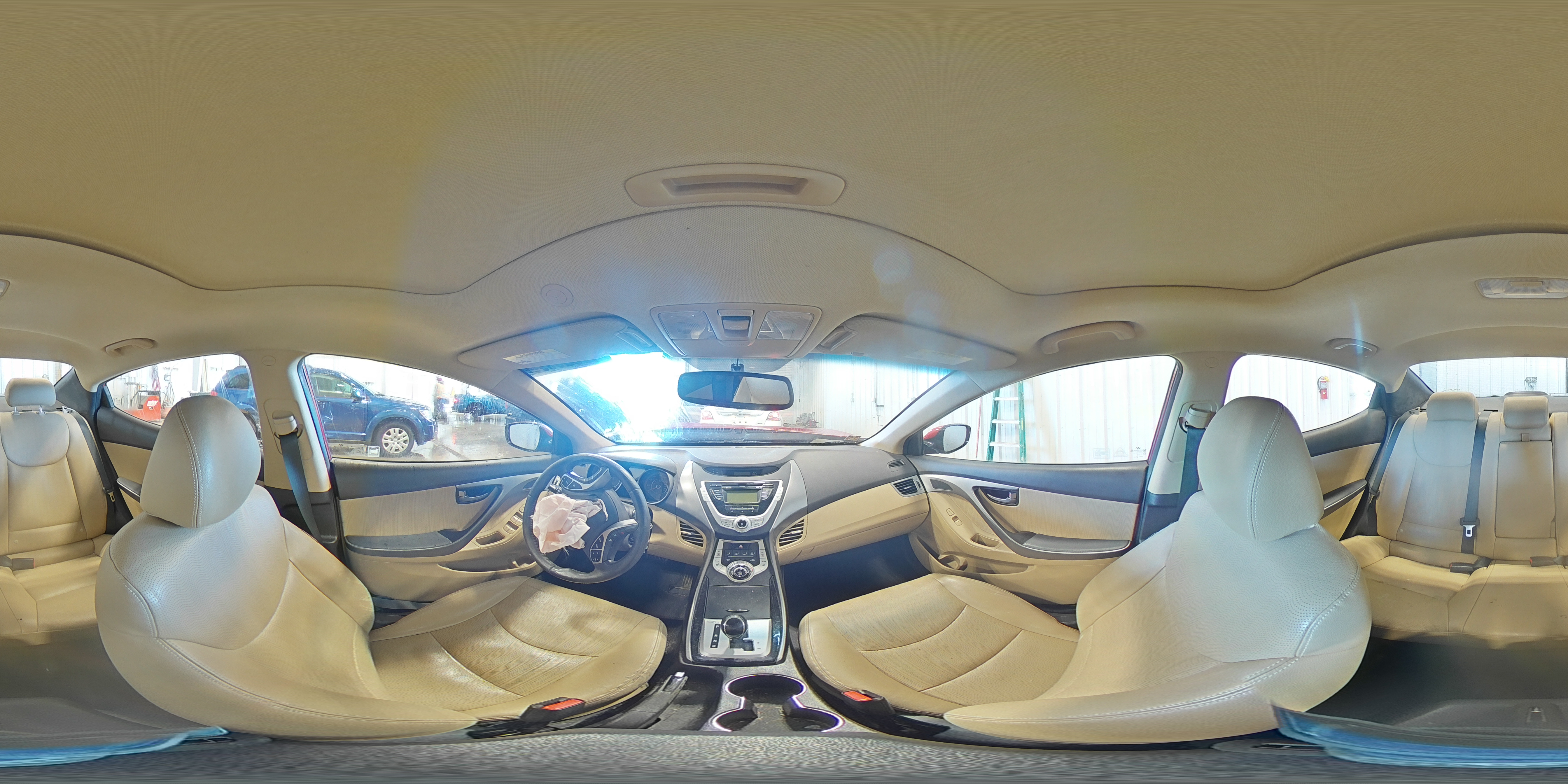 2012 Hyundai Elantra - Image 14