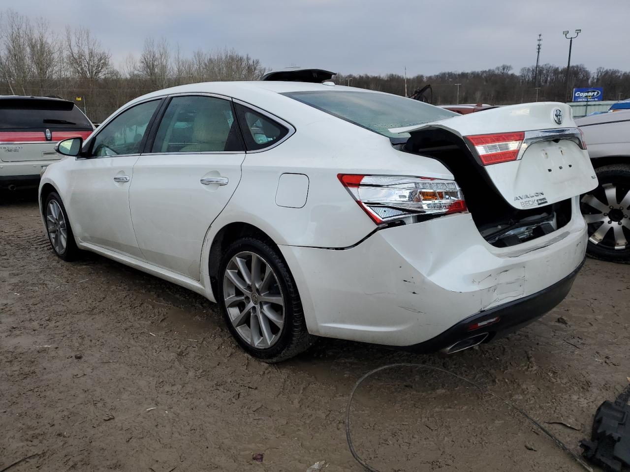 2014 Toyota Avalon - Image 2