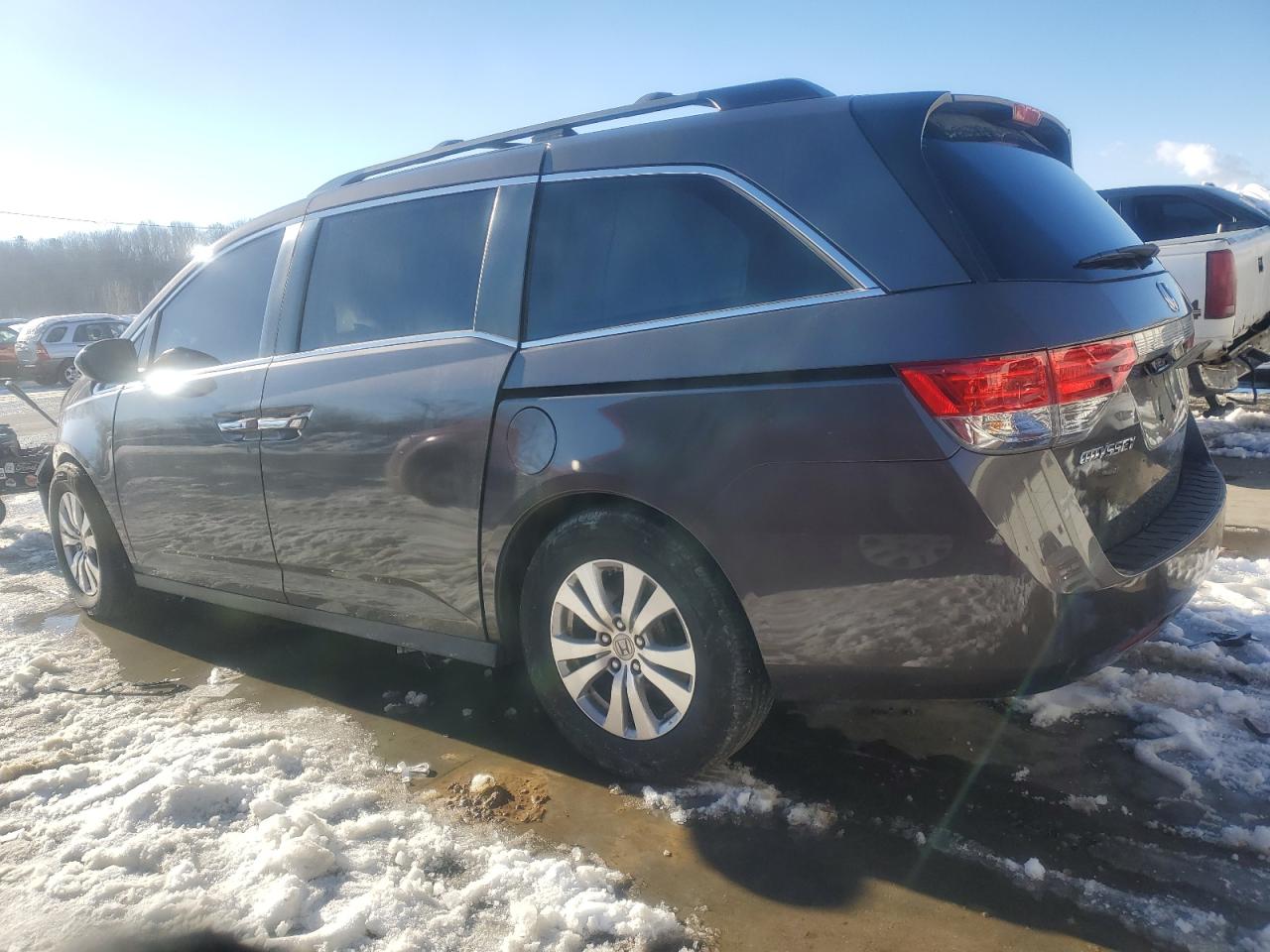 2014 Honda Odyssey - Image 2