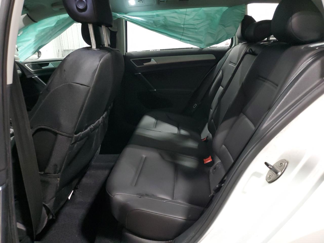 2017 Volkswagen Golf - Image 10