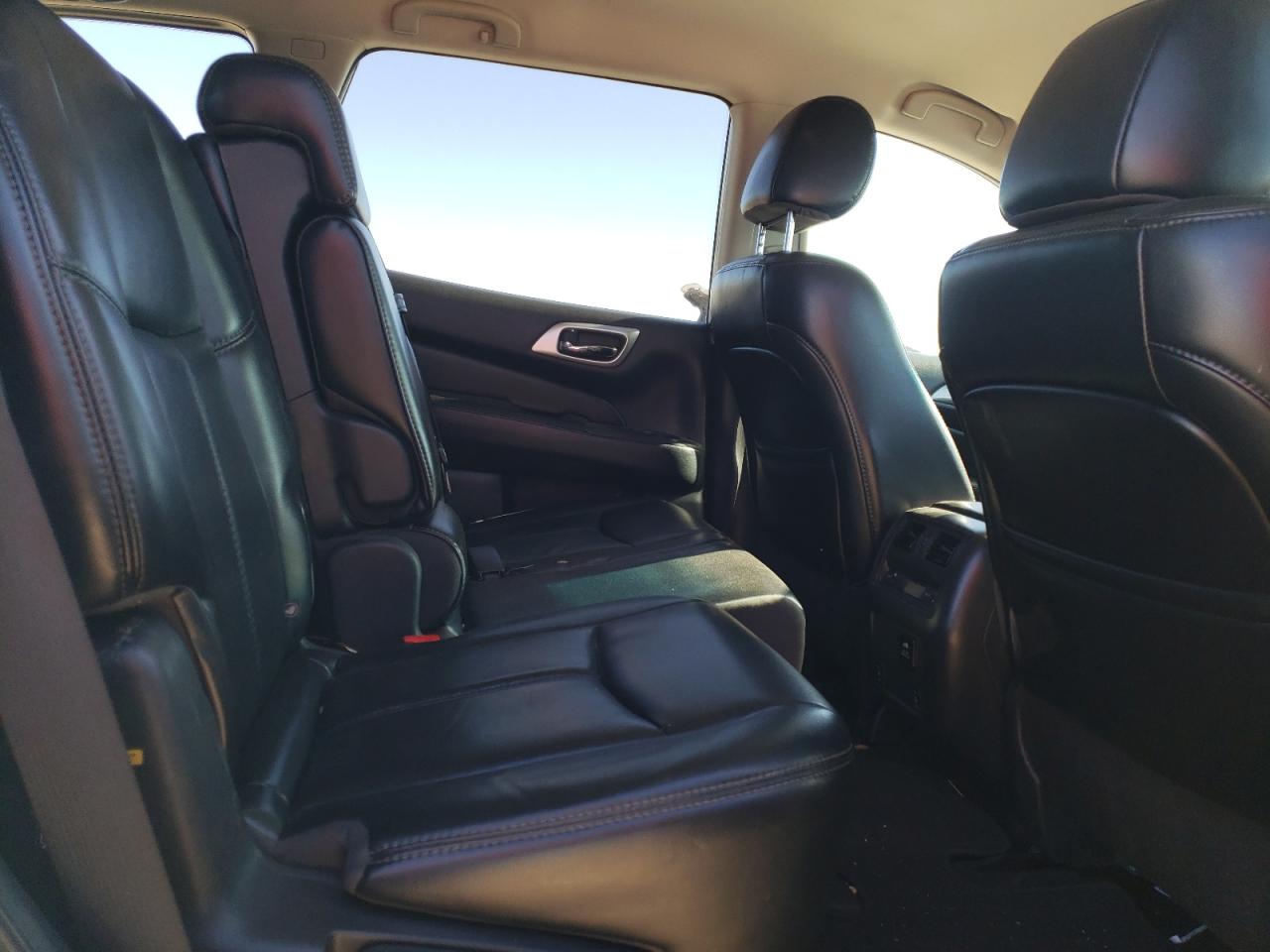 2017 Nissan Pathfinder - Image 11