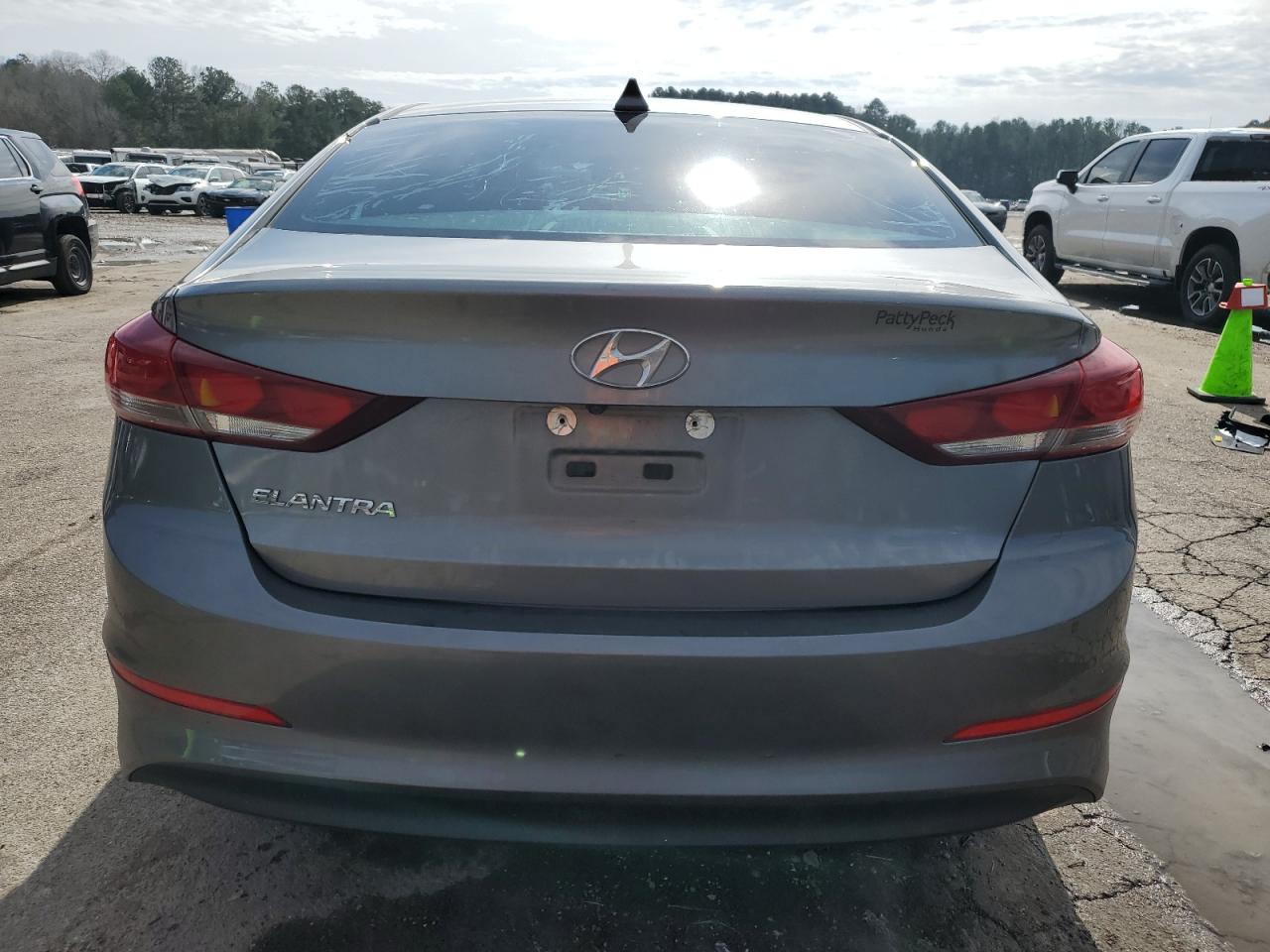 2018 Hyundai Elantra - Image 6