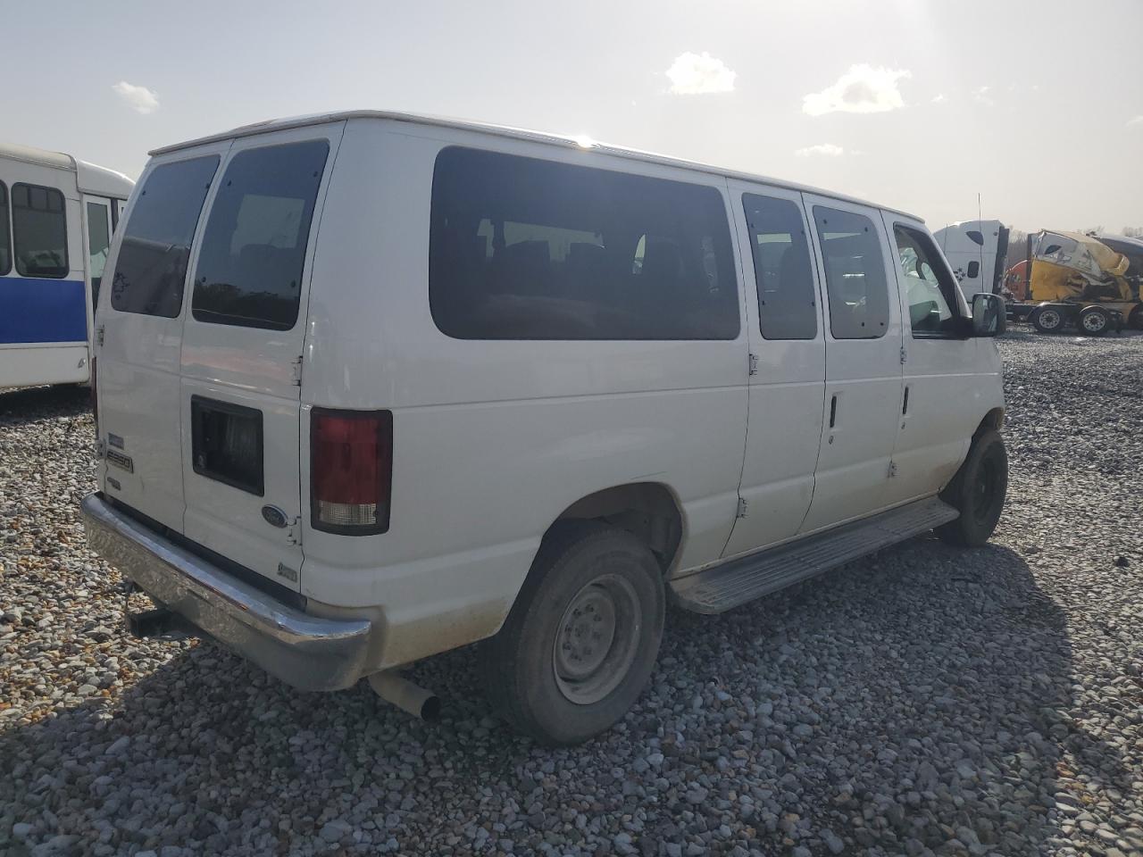 2012 Ford Econoline - Image 3