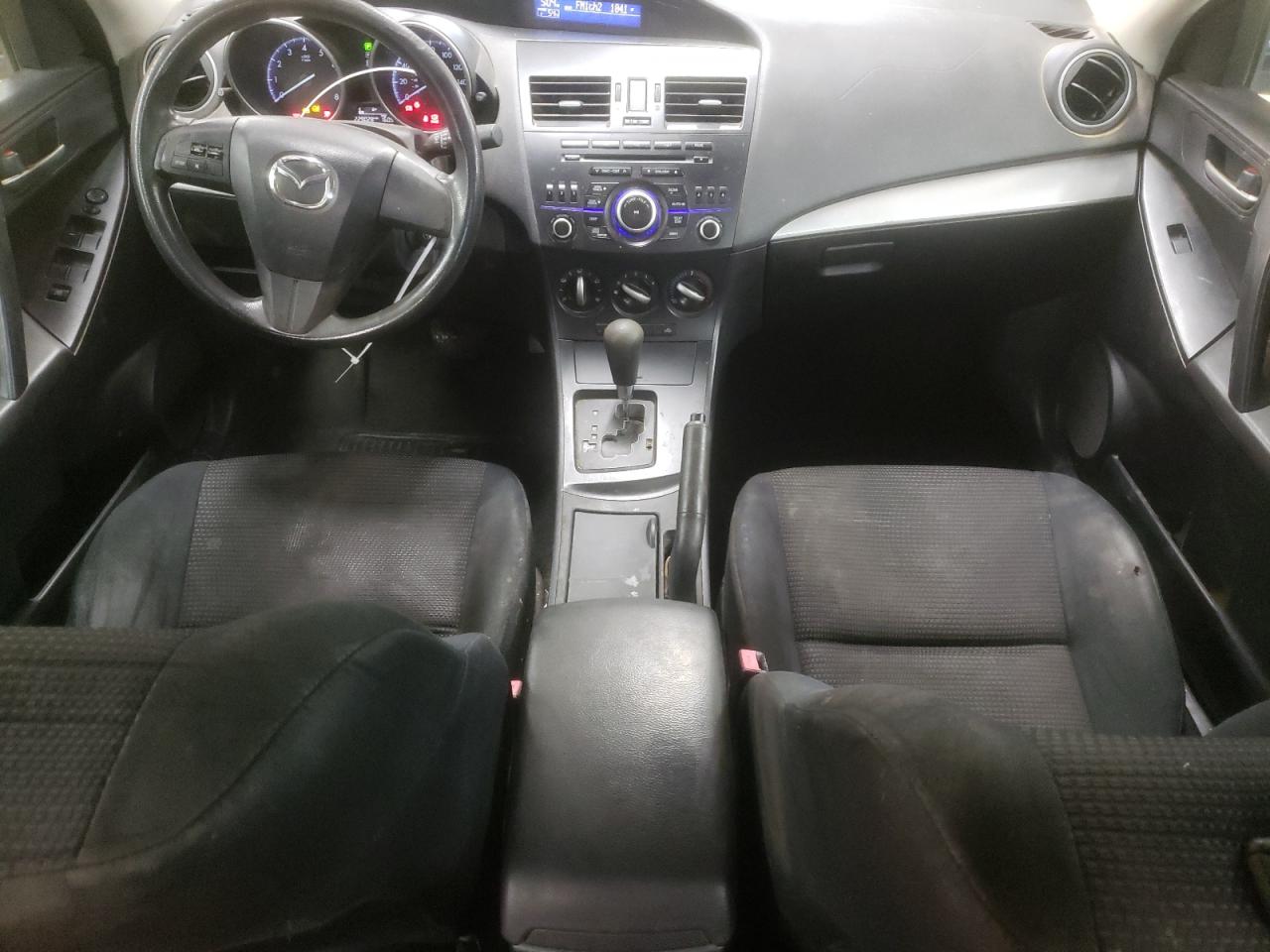 2013 Mazda 3 - Image 8